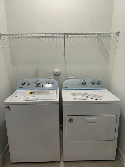 Building Photo - 876 NW 3rd Way