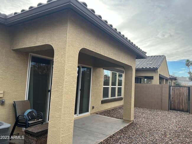 Building Photo - 1255 N Arizona Ave