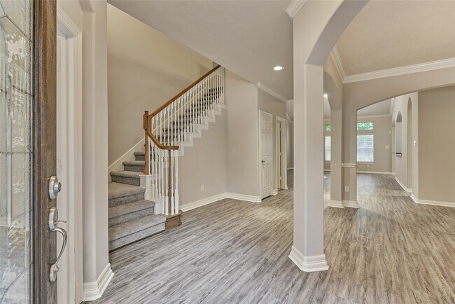 Building Photo - 7 Raindance Ct