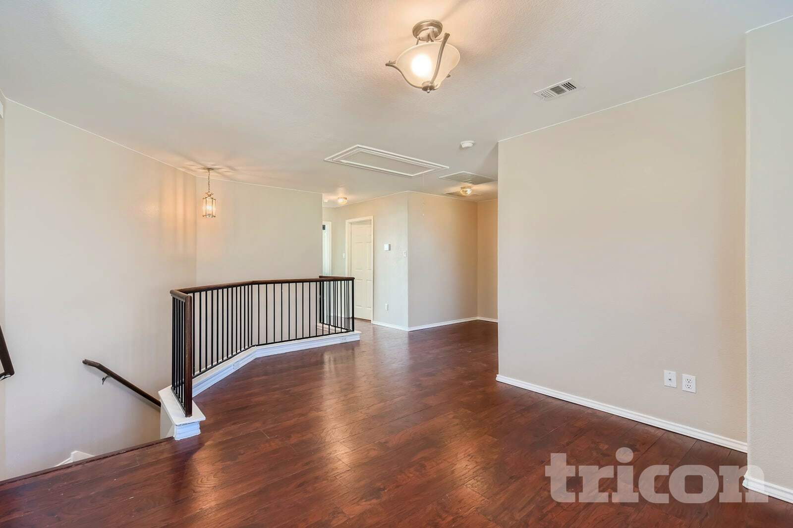 Building Photo - 257 Verano Dr