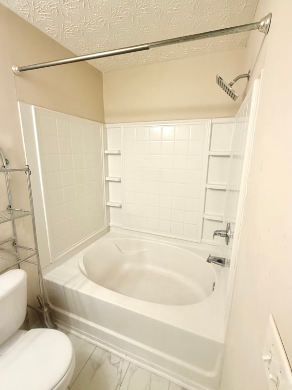 Building Photo - 2418 Piering Dr