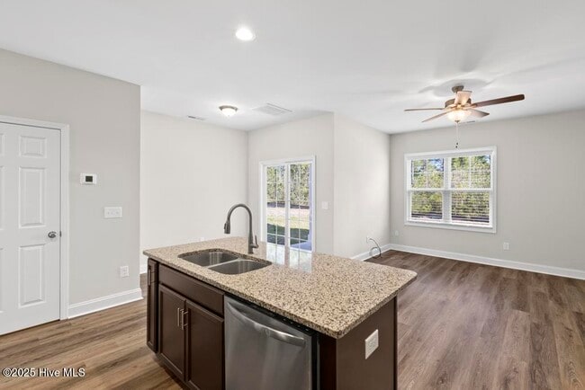 Building Photo - 345 S Stingray Ln