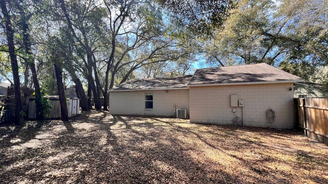 Building Photo - BEAUTIFUL 3 Bedroom 2 Bathroom home in Apopka