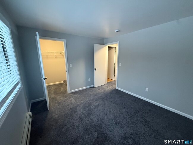 Building Photo - 292 Meridian St