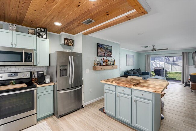 Building Photo - 2115 9th Ave W