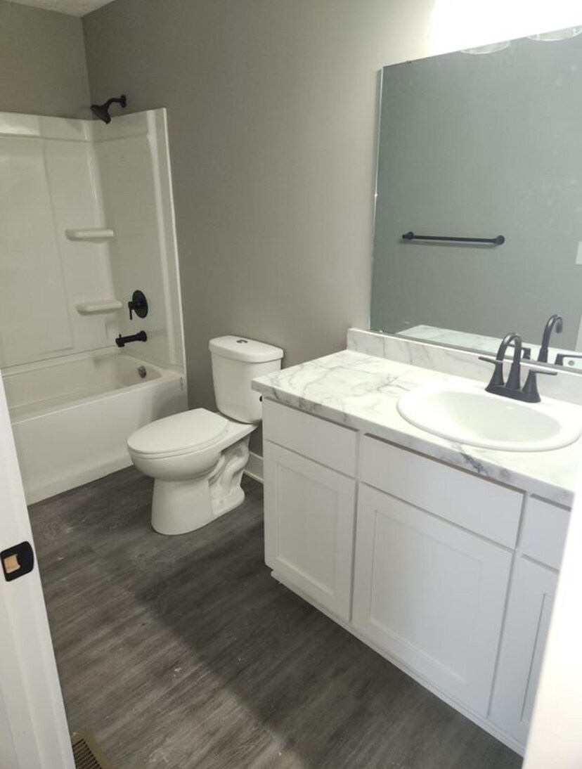 Building Photo - 2005 Franklin St