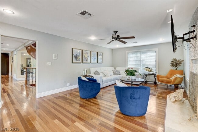 Building Photo - 7001 Alamitos Cir