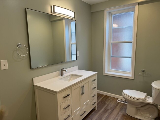 Building Photo - Large Single-Family Home on N 17th St