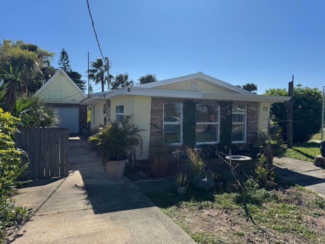 Primary Photo - 3/2 Beachside Bungalow with Garage!