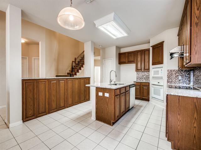 Building Photo - 2337 Ravenhurst Dr