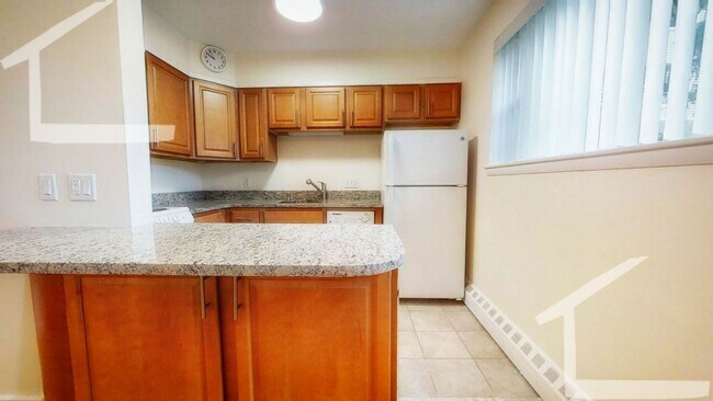 Building Photo - 63 Parkman St