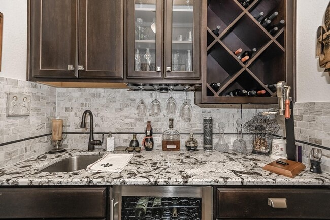 Building Photo - 6110 Meadow Bluff Ct