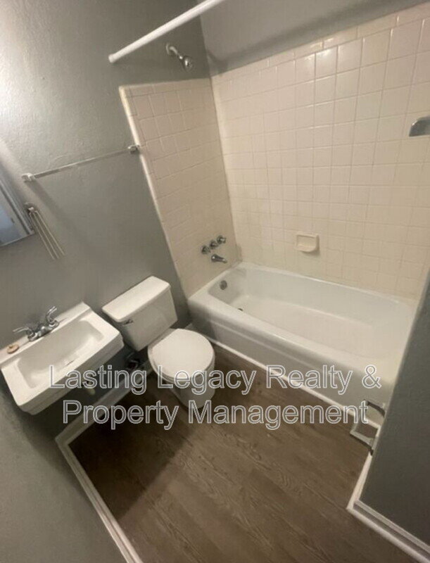 Building Photo - Affordable 2BR/1BA Units in Winston?Salem – Fresh, Comfortable Living at 1126 Conley Street