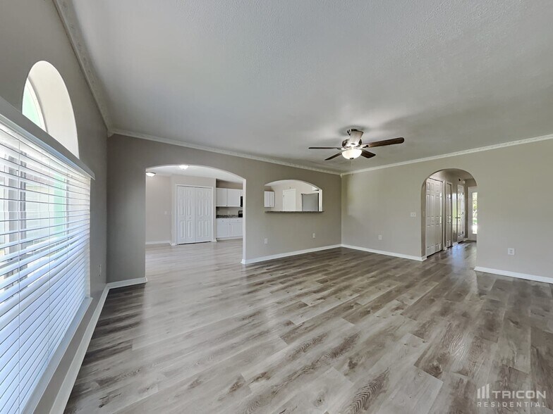 Building Photo - 2665 Whispering Trails Dr