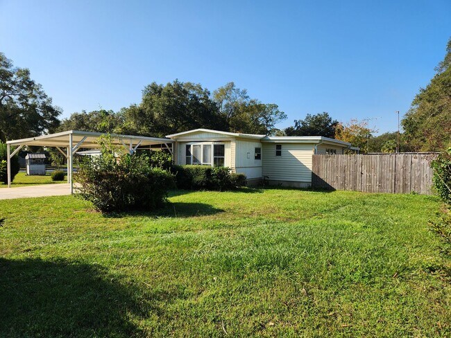 Building Photo - Discounted rent!.. 2 Bed 1 Bath Loaded with XTRA features!