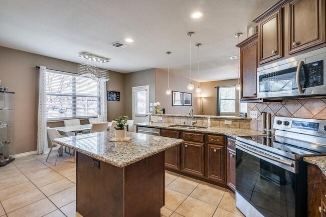 Building Photo - 1407 Country Creek Trail