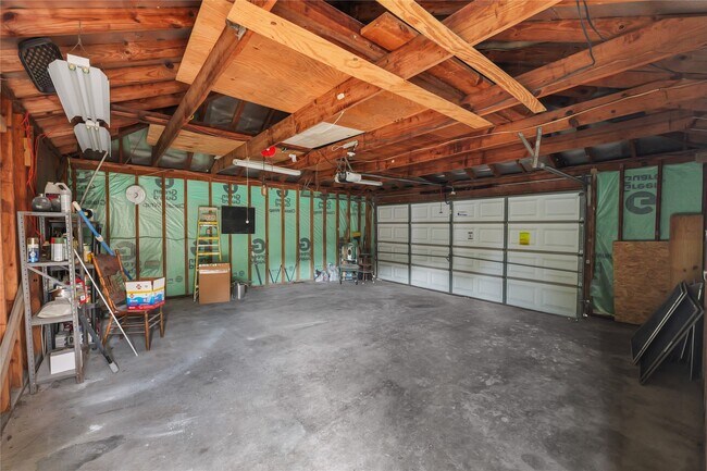 Building Photo - 3711 Fernview Dr