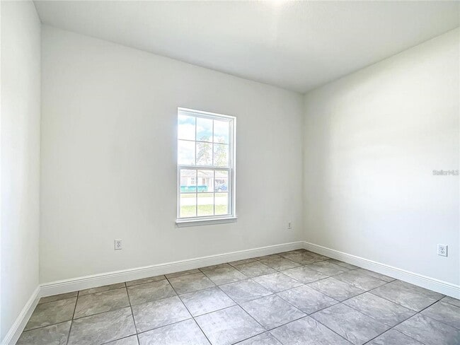 Building Photo - 406 Marion Oaks Trail