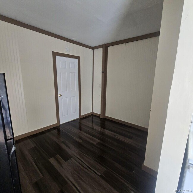 Building Photo - 37 Main St