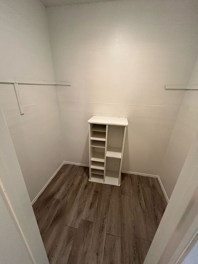 Building Photo - Ready to move in.....