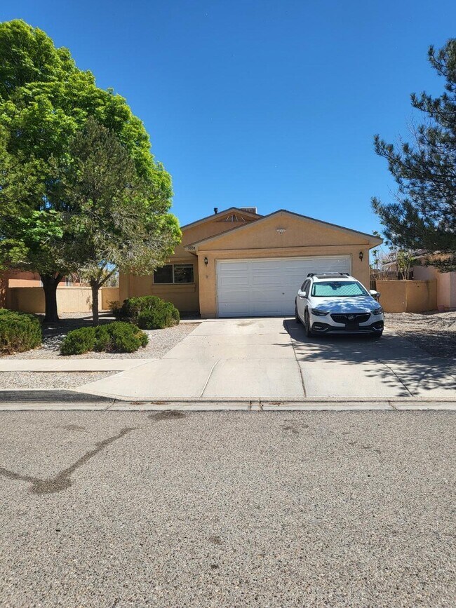 Building Photo - 3008 Laurel Meadows Dr