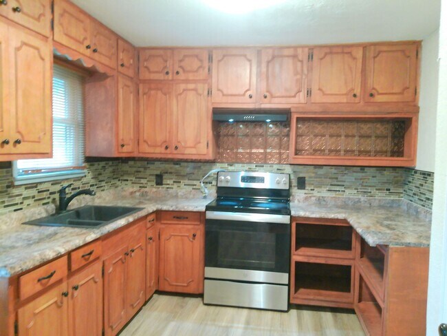 Building Photo - 4026 Brentwood Dr