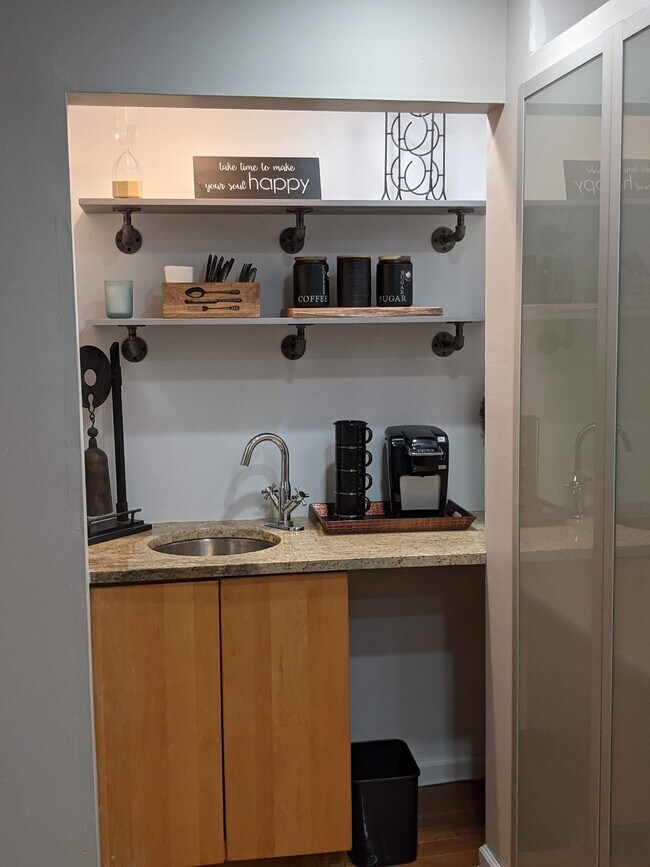 MASTER BEDROOM - WET BAR - 1834 Brandywine St