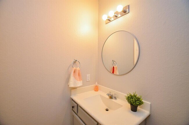 Building Photo - 23019 Tindarey Falls Ln