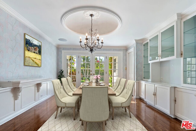 Building Photo - 360 Alma Real Dr