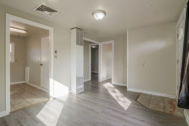 Building Photo - 1451 Pinyon Ave