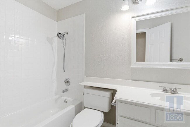 Building Photo - 10505 Walpole Ln