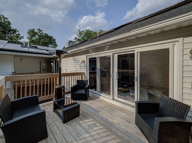 Building Photo - 17 Bauers Ln