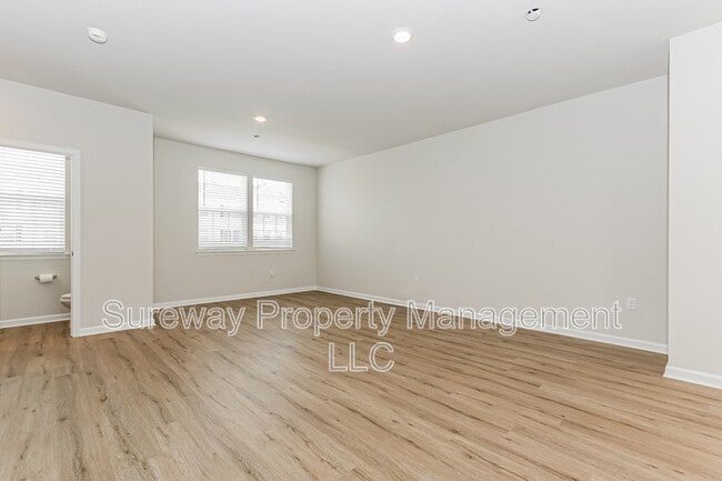 Building Photo - 204 Sandy Rdg Rd