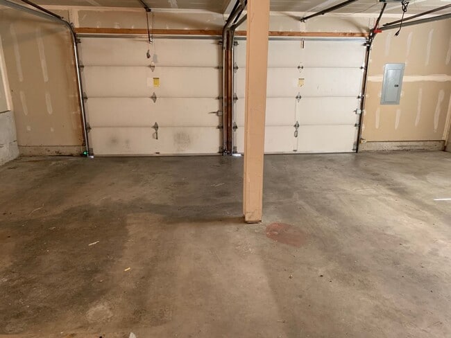 Building Photo - Newly remodel 4 bed 3 bath home in Shoreline