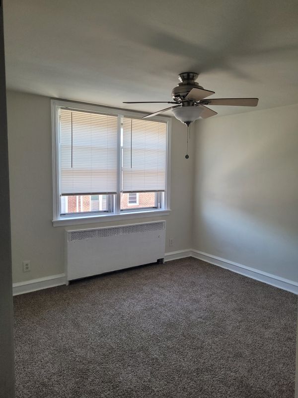 Building Photo - 7113 Castor Ave