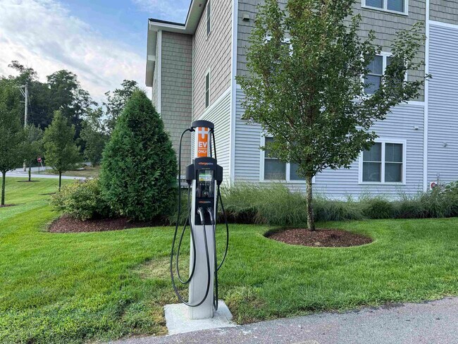 Building Photo - 15 E Ridge Dr