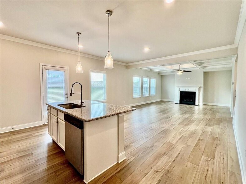 Building Photo - 1702 Dover Creek Ln