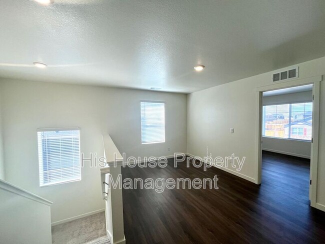 Building Photo - 5001 Abigar St