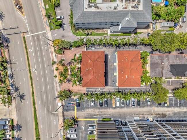Building Photo - 2065 S Ocean Dr