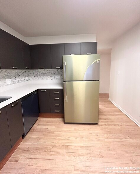 Building Photo - 1990 Sheridan Rd