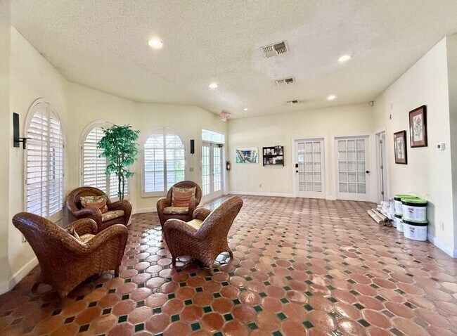 Building Photo - 2400 Feather Sound Dr