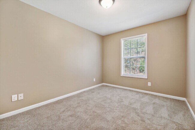Building Photo - 1723 D THISTLEWOOD DR
