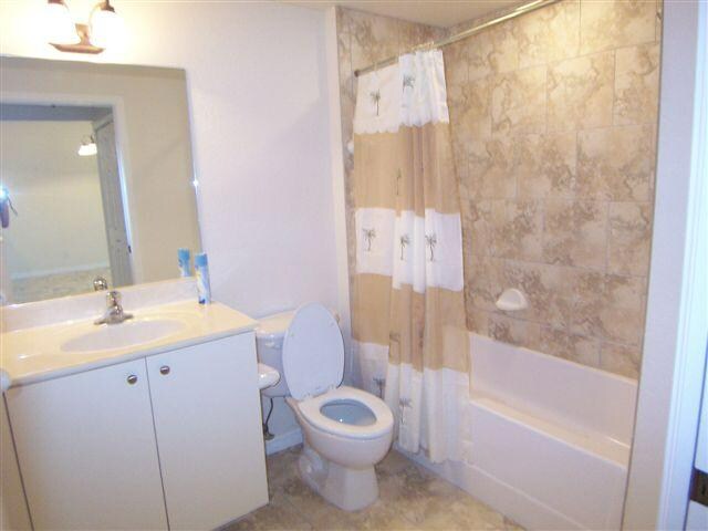 Building Photo - 1352 San Cristobal Ave