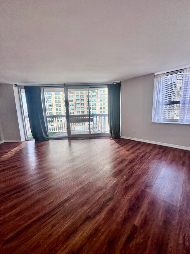 Building Photo - 545 N Dearborn St