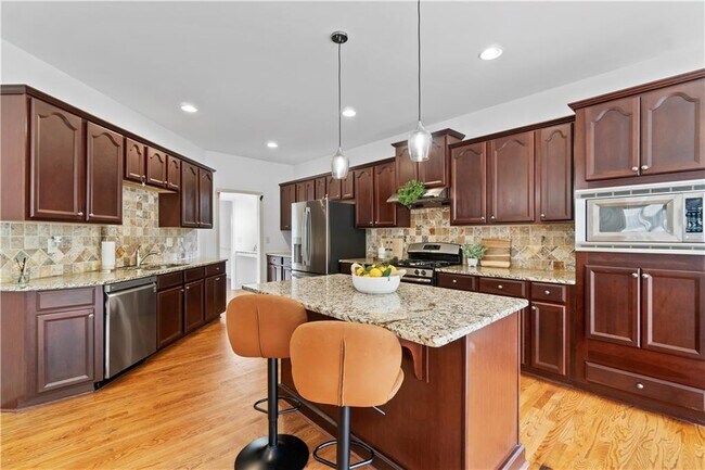 Building Photo - 8275 Majors Ridge Way