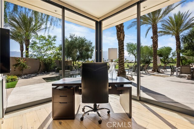 Building Photo - 68 Royal St Georges Way