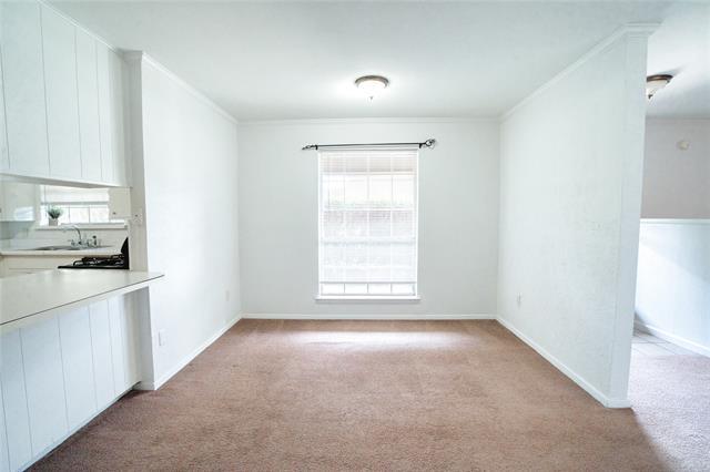 Building Photo - 300 Gloria St