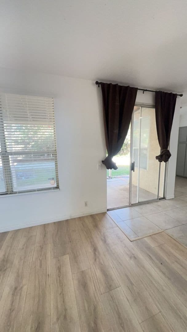 Building Photo - Welcome Home to This Spacious Fontana Rental!!