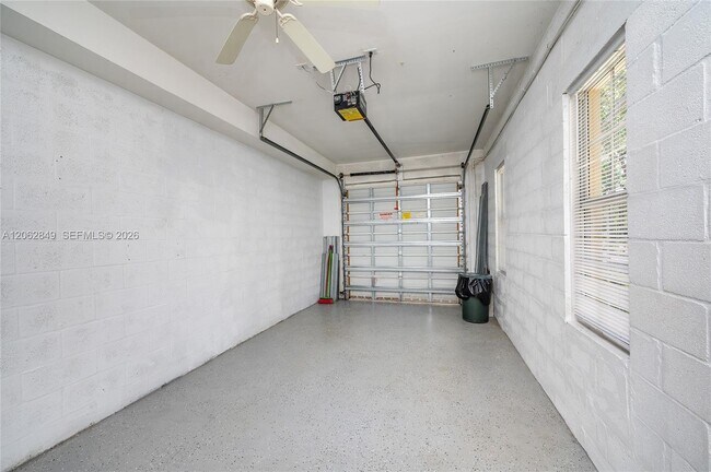 Building Photo - 2482 Centergate Dr