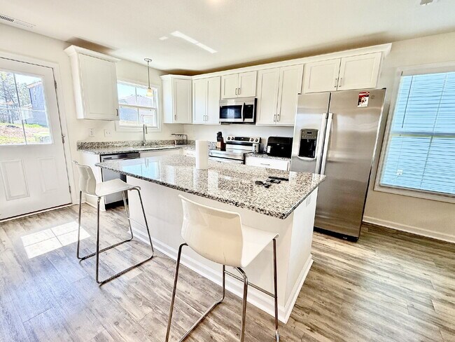 Building Photo - 3 Bed, 2.5 Bath Home in Highly Desired Are...